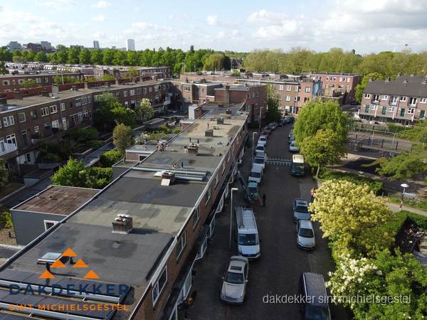 Luchtfoto dakinspectie woonwijk in Sint Michielsgestel