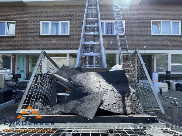 Kosten dakreparatie: dakschade aan flatgebouw in Sint Michielsgestel