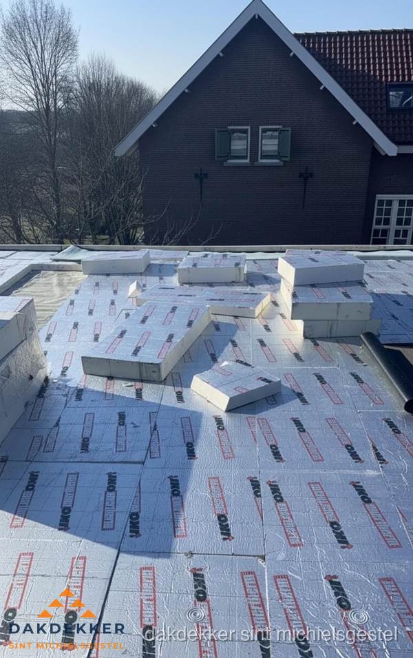 IKO PIR isolatieplaten op plat dak in Sint Michielsgestel